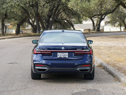 Used 2020 BMW 750i xDrive AWD/4WD image 10