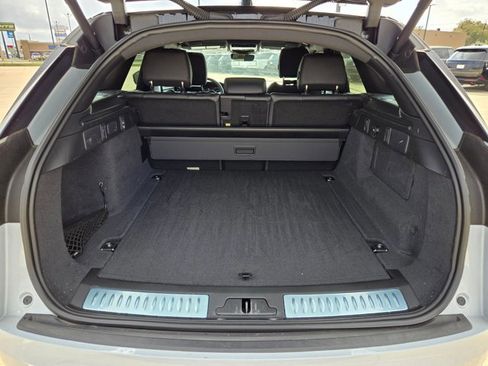 Certified 2026 Land Rover Range Rover Velar Dynamic SE image 6