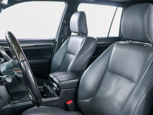 Used 2023 Lexus GX 460 Premium w/ Accessory Package AWD/4WD image 25