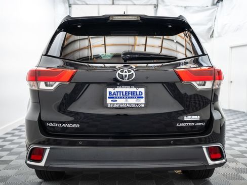 Used 2017 Toyota Highlander Limited Platinum AWD/4WD image 6