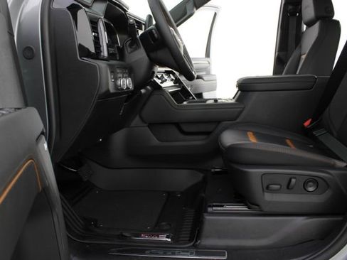 New 2026 GMC Sierra 3500 AT4 w/ Technology Package AWD/4WD image 21