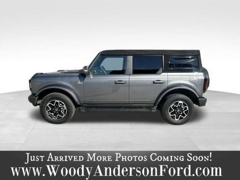 Used 2023 Ford Bronco Outer Banks image 3