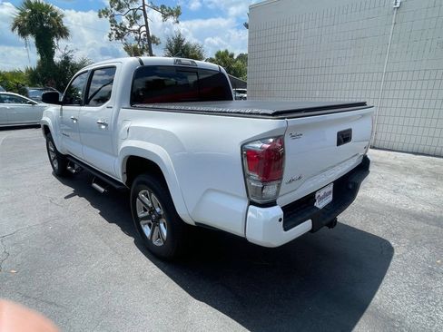 Used 2018 Toyota Tacoma Limited AWD/4WD image 3