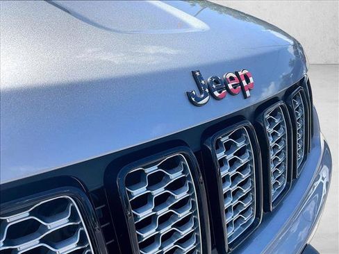 Used 2018 Jeep Grand Cherokee Altitude AWD/4WD image 29