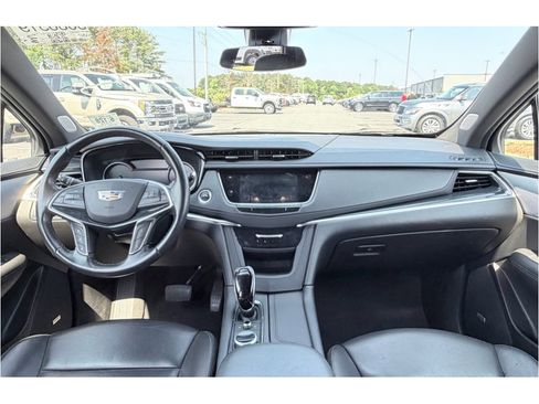 Used 2024 Cadillac XT5 Premium Luxury AWD/4WD image 10