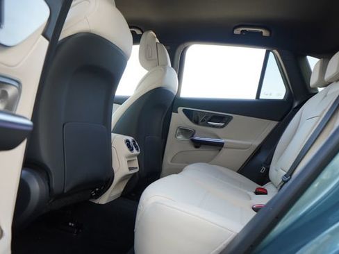 Used 2026 Mercedes-Benz GLC 300 image 31