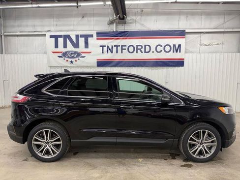 Certified 2024 Ford Edge Titanium AWD/4WD image 1