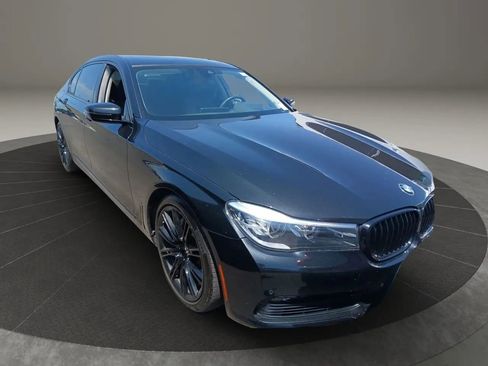 Used 2018 BMW 740i RWD image 2