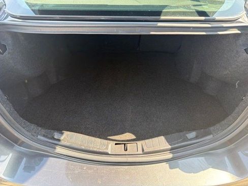 Used 2017 Ford Fusion SE FWD image 14