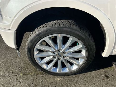 Used 2019 Ford F150 Limited image 33