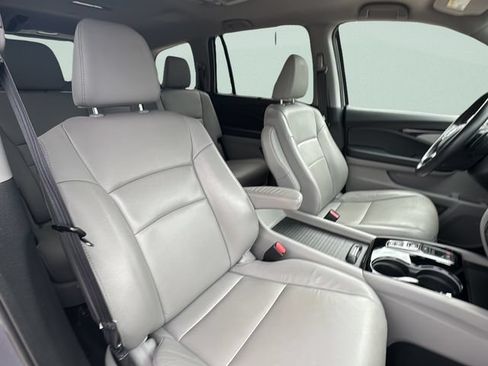 Certified 2022 Honda Pilot Touring image 18