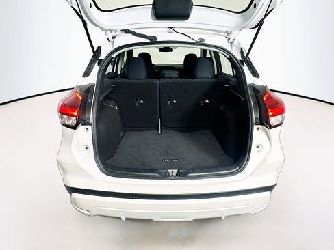 Used 2024 Nissan Kicks SV image 28