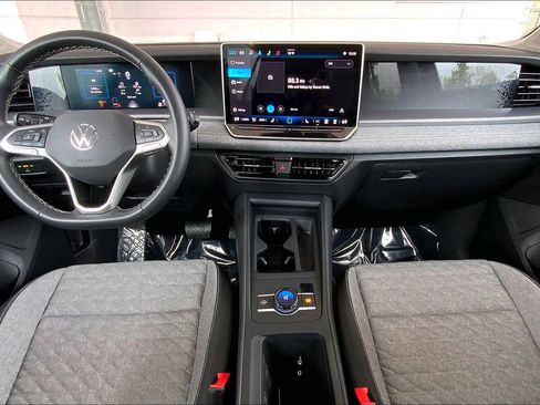 Used 2025 Volkswagen Tiguan S image 15