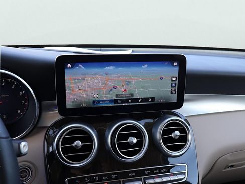 Used 2020 Mercedes-Benz GLC 300 4MATIC Coupe image 22