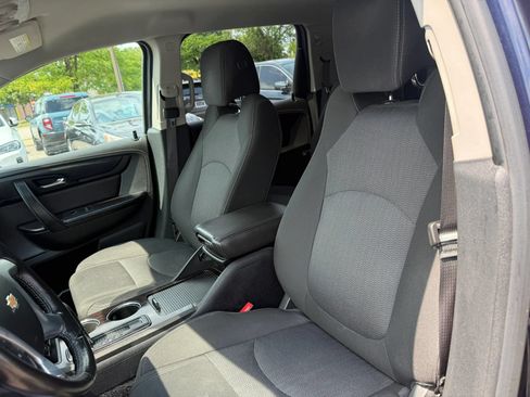Used 2017 Chevrolet Traverse LT w/ Style and Technology Package AWD/4WD image 16