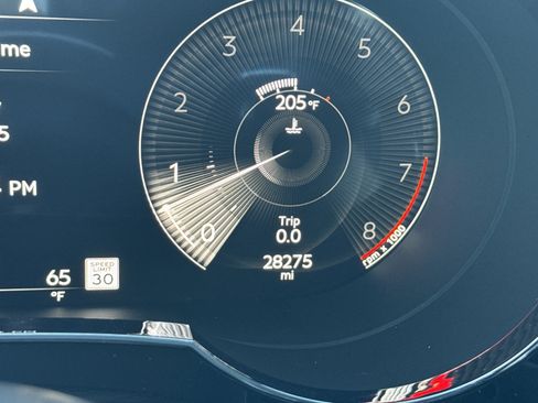 Used 2022 Bentley Bentayga image 21