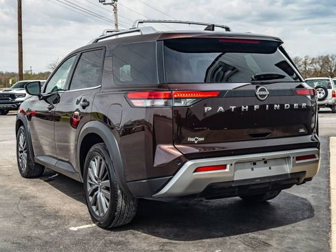Used 2022 Nissan Pathfinder SL w/ SL Premium Package image 3