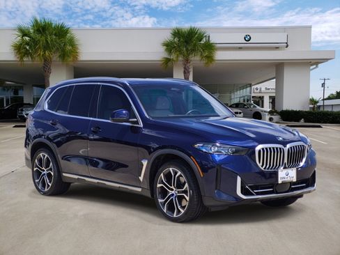 Certified 2024 BMW X5 xDrive40i w/ Premium Package AWD/4WD image 3