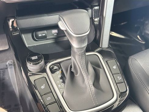 Used 2024 Kia Seltos EX FWD image 19