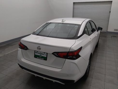 Used 2022 Nissan Versa SV FWD image 7