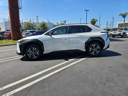 Used 2024 Toyota bZ4X XLE w/ Weather Package AWD/4WD image 4