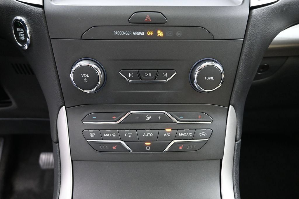 Used 2020 Ford Edge SEL w/ Convenience Package AWD/4WD image 18