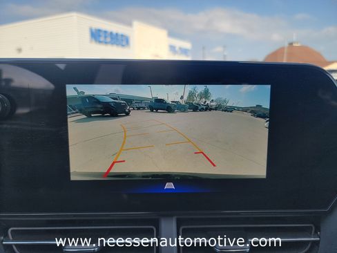 Used 2025 Chevrolet Trax LT w/ LT Convenience Package image 23