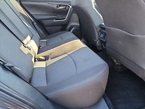 Used 2025 Toyota RAV4 XLE image 19