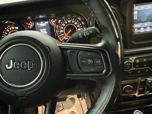 Used 2022 Jeep Gladiator Sport AWD/4WD image 25