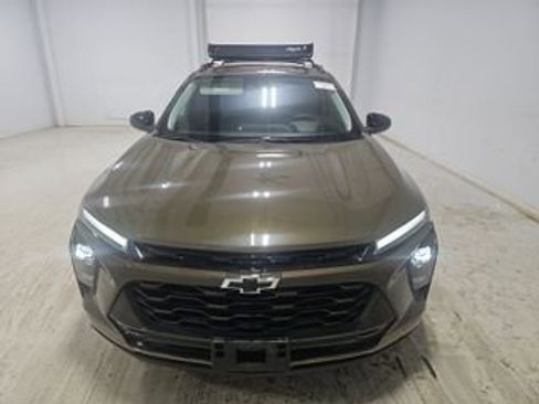 Used 2024 Chevrolet Trax ACTIV FWD image 2