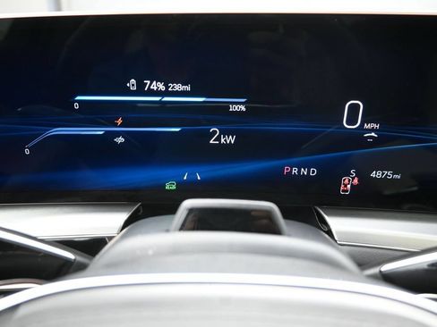 Used 2026 Cadillac Lyriq Signature Luxury AWD/4WD image 16