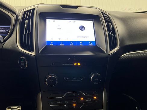 Used 2020 Ford Edge ST-Line w/ Cold Weather Package AWD/4WD image 22