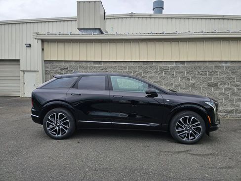New 2026 Cadillac Optiq Sport 2 RWD image 9