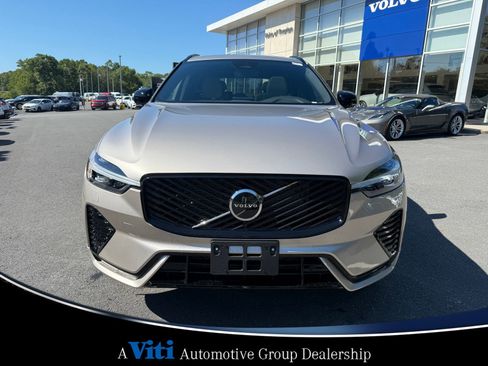 Used 2026 Volvo XC60 B5 Core w/ Protection Package Premier image 3