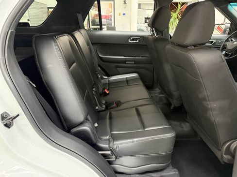 Used 2017 Ford Explorer 4WD Police Interceptor image 14