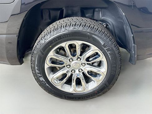Used 2023 RAM 1500 Laramie AWD/4WD image 30