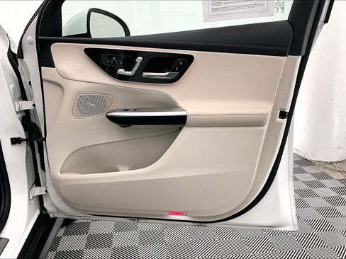 Certified 2025 Mercedes-Benz GLC 300 image 24