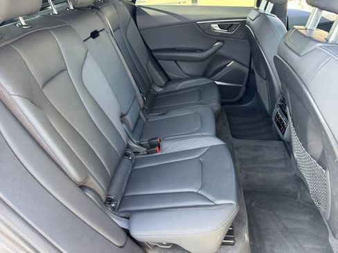 Used 2019 Audi Q8 Premium Plus w/ Premium Plus AWD/4WD image 8