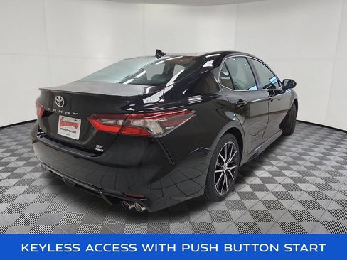 Used 2023 Toyota Camry SE AWD/4WD image 4