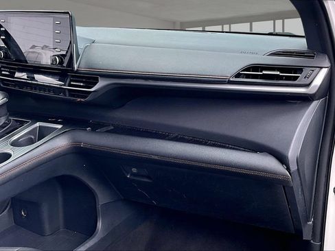 Used 2023 Toyota Sienna XSE FWD image 17
