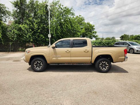 Used 2016 Toyota Tacoma SR5 w/ Towing Package RWD image 4