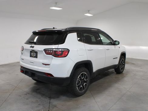Used 2025 Jeep Compass Trailhawk w/ Trailer Tow Group image 11