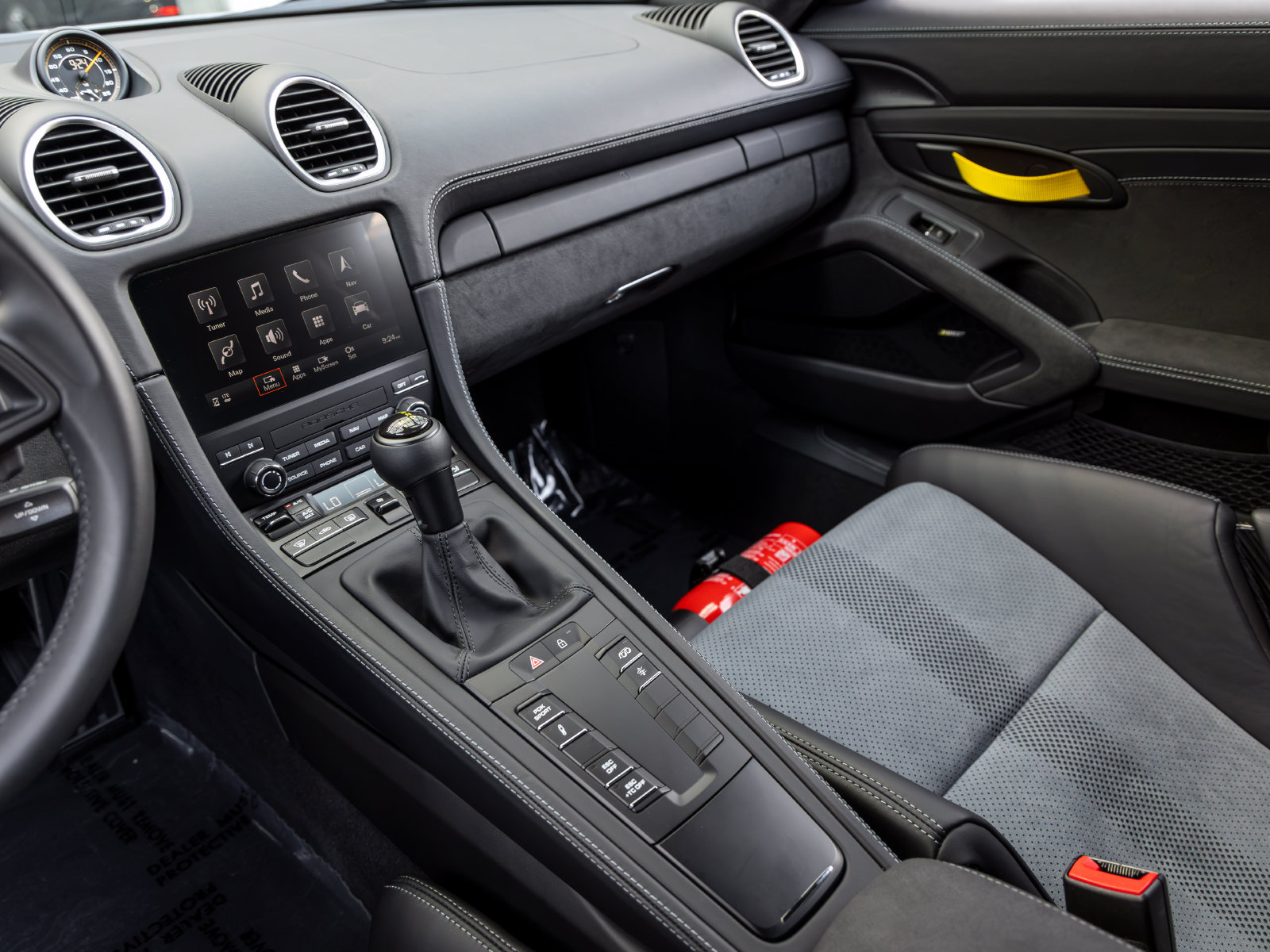 Certified 2025 Porsche 718 Boxster Spyder RS RWD image 57
