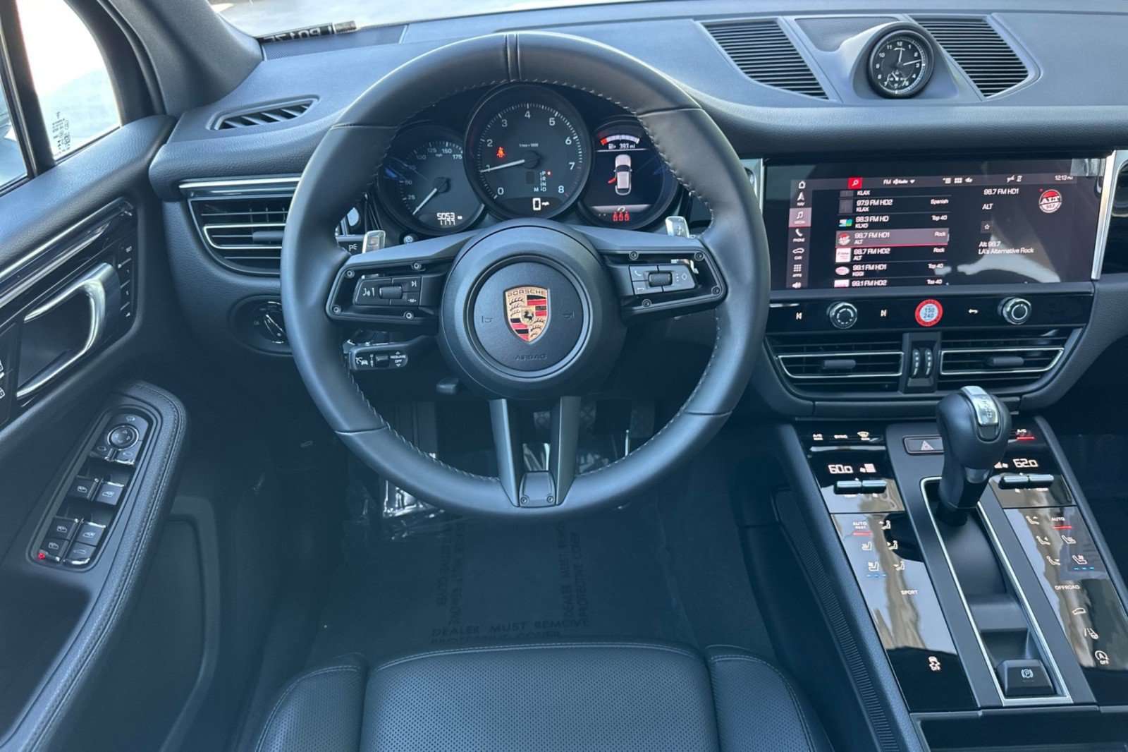 Used 2026 Porsche Macan AWD/4WD image 14