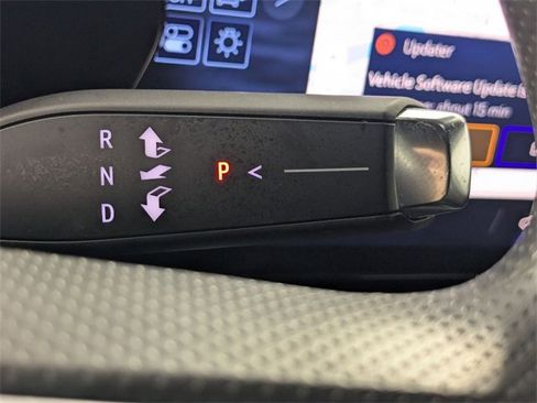 Certified 2025 Chevrolet Equinox EV LT image 24