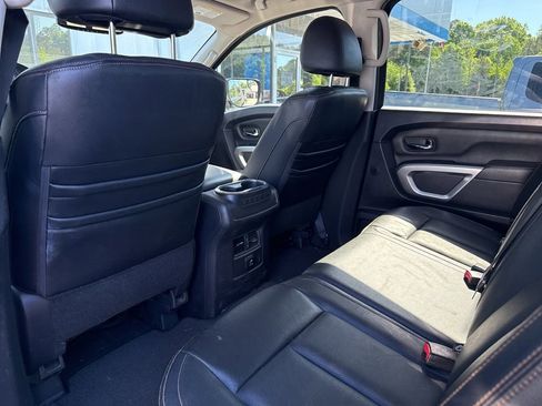 Used 2017 Nissan Titan SL image 12