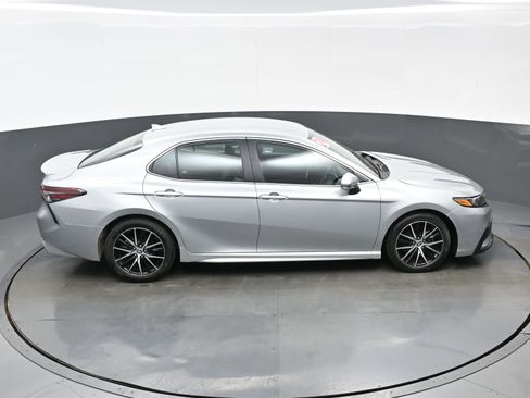 Used 2024 Toyota Camry SE FWD image 40