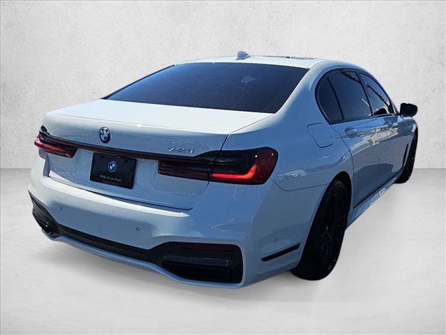 Used 2022 BMW 740i w/ M Sport Package RWD image 5