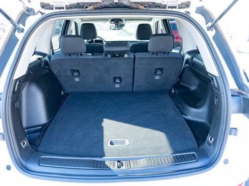 Used 2024 Jeep Grand Cherokee Laredo image 33