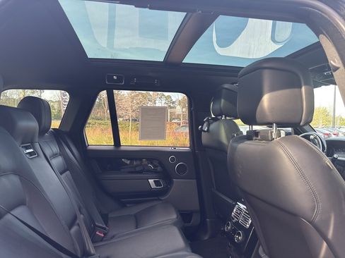 Used 2020 Land Rover Range Rover HSE image 24